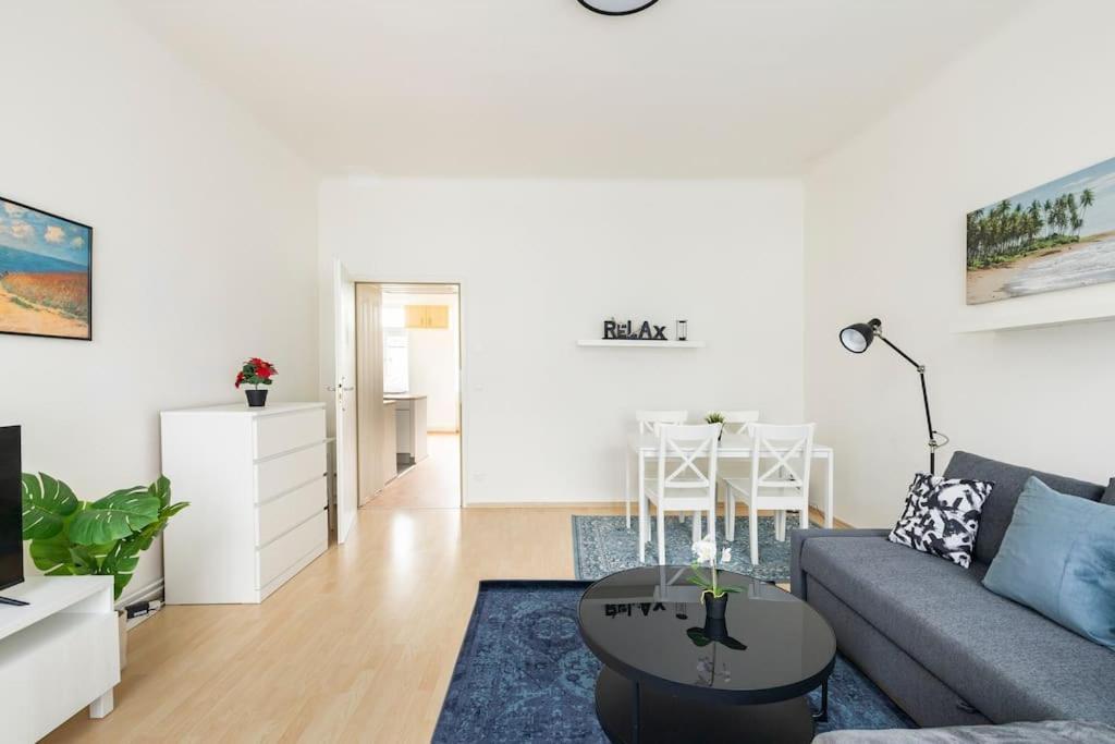 Beautiful 1 Bedroom Apartment Near Schoenbrunn Виена Екстериор снимка