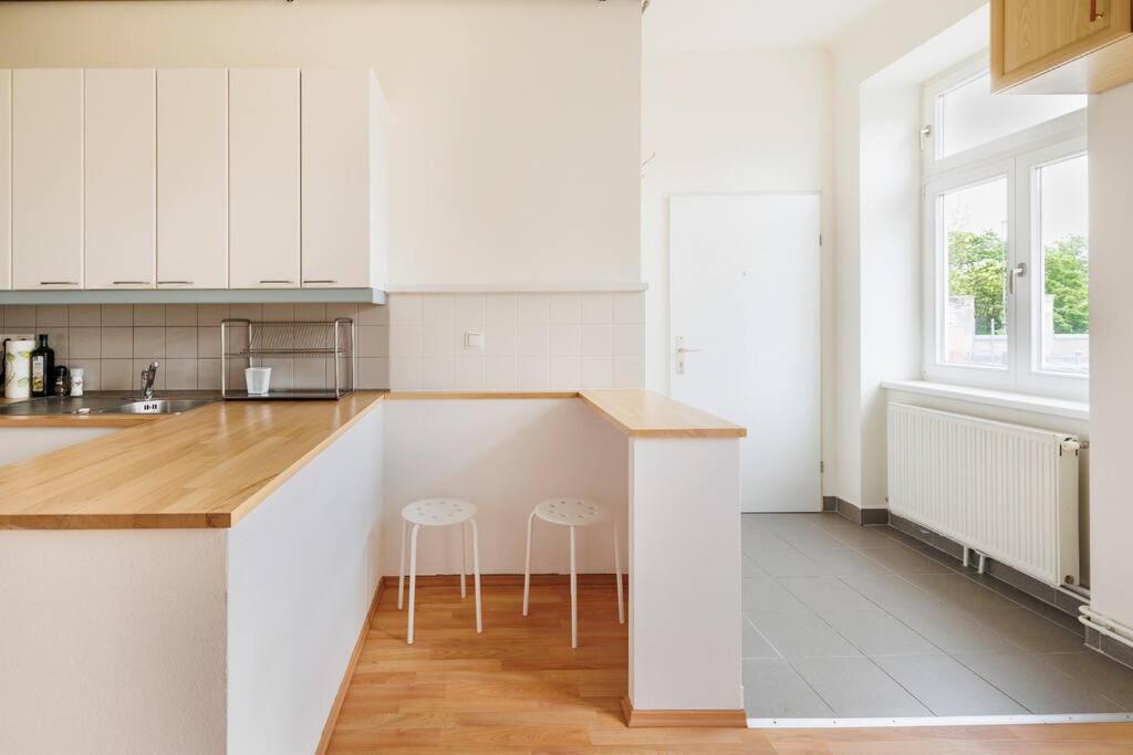 Beautiful 1 Bedroom Apartment Near Schoenbrunn Виена Екстериор снимка